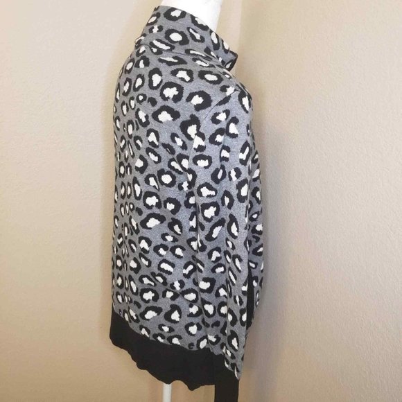 NWOT Rachel Zoe Grey Leopard Print Cardigan Sweater Size Medium - Picture 9 of 11